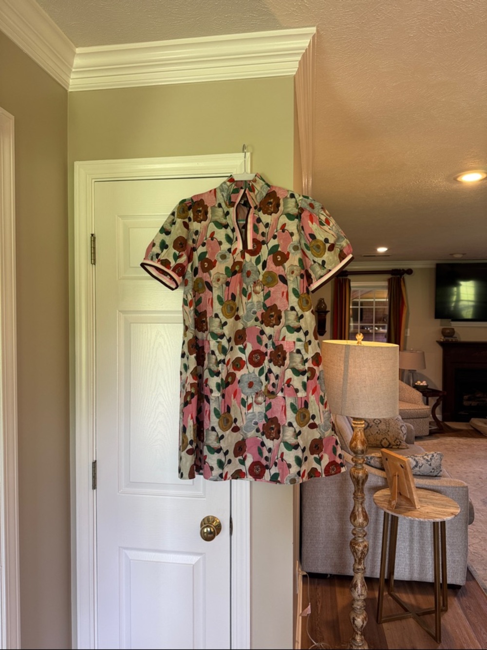 Floral Short-Sleeve Shift Dress in Pink and Green